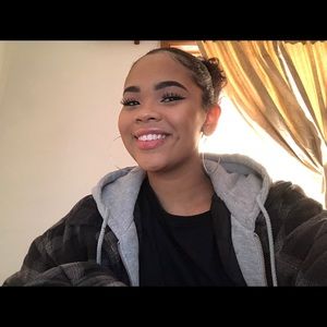 Meet your Posher, Maysa